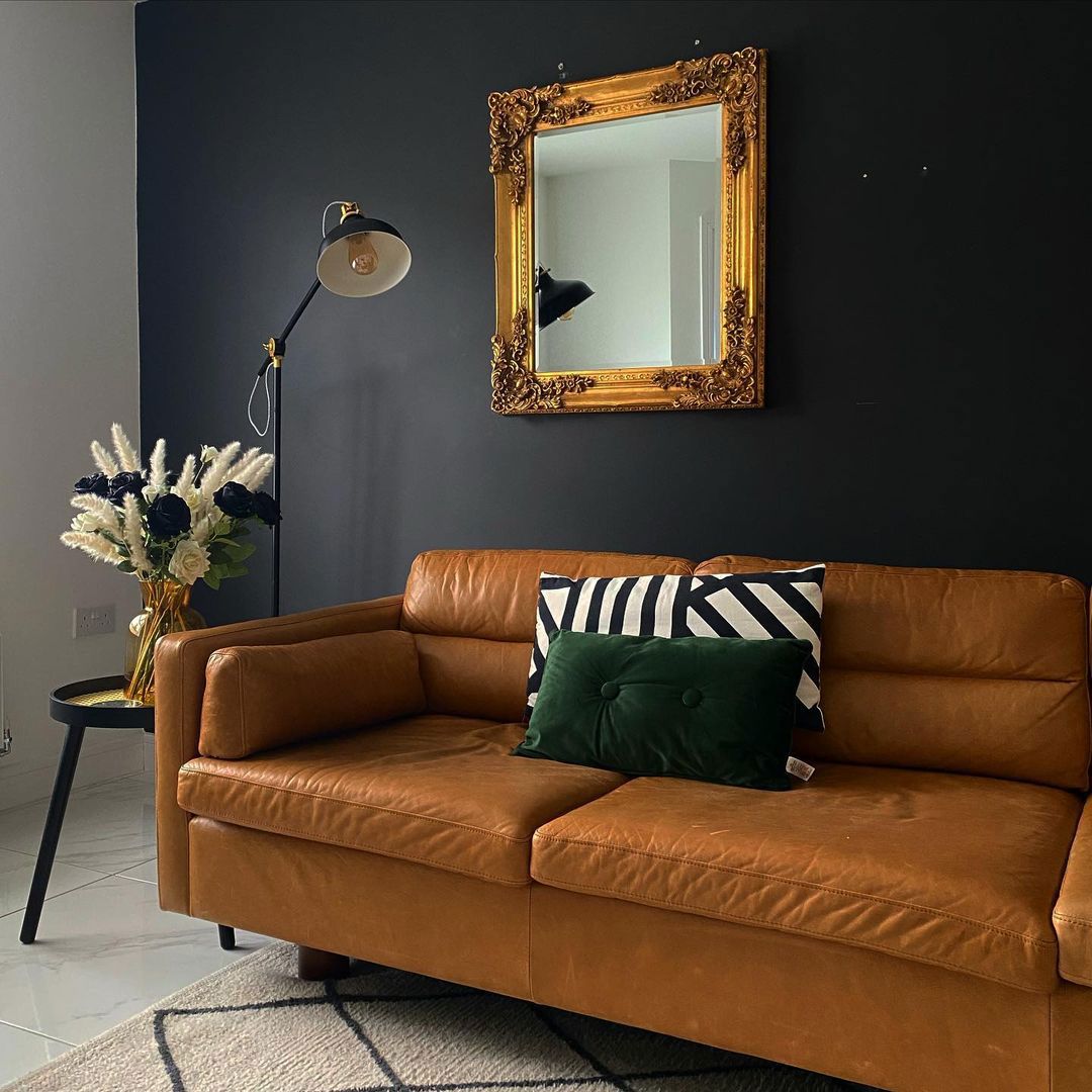 Noir Accents